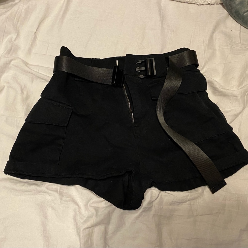 aritizia buckle shorts blackpink vibes